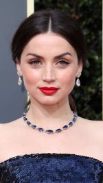 Ana-de-Armas-Bio-Golden-Globe-Awards.jpg