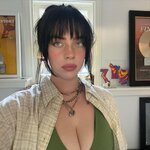 billie-eilish-requests-protection-order-alleged-stalker-burglar670.jpg