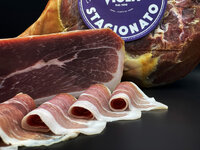 NorcineriaViola1890-Prosciutto-Crudo-senza-osso-1.jpg