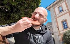 Franchino er Criminale ha fatto tappa a Cuneo: Se metti piede sulle  strisce se fermano a trenta metri - Cuneodice.it