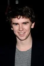 freddie-highmore-nel-2012-252032_jpg_170x0_crop_q85.webp