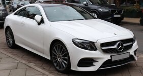 2017_Mercedes-Benz_E220d_AMG_Line_Premium+_2.0_Front.jpg