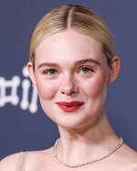 american-actress-singer-elle-fanning-wearing-fendi-440nw-15698703z.jpg