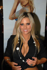 Teagan_Presley_at_Erotica_LA_2009_1.jpg