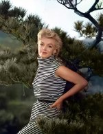 marilyn-monroe-in-few-rare-photographs-colors-added-v0-eyb27kip3sgb1.jpg